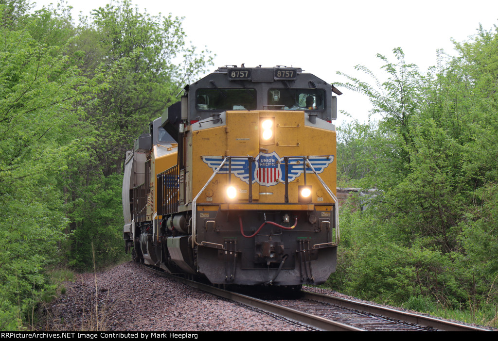 UP 8757